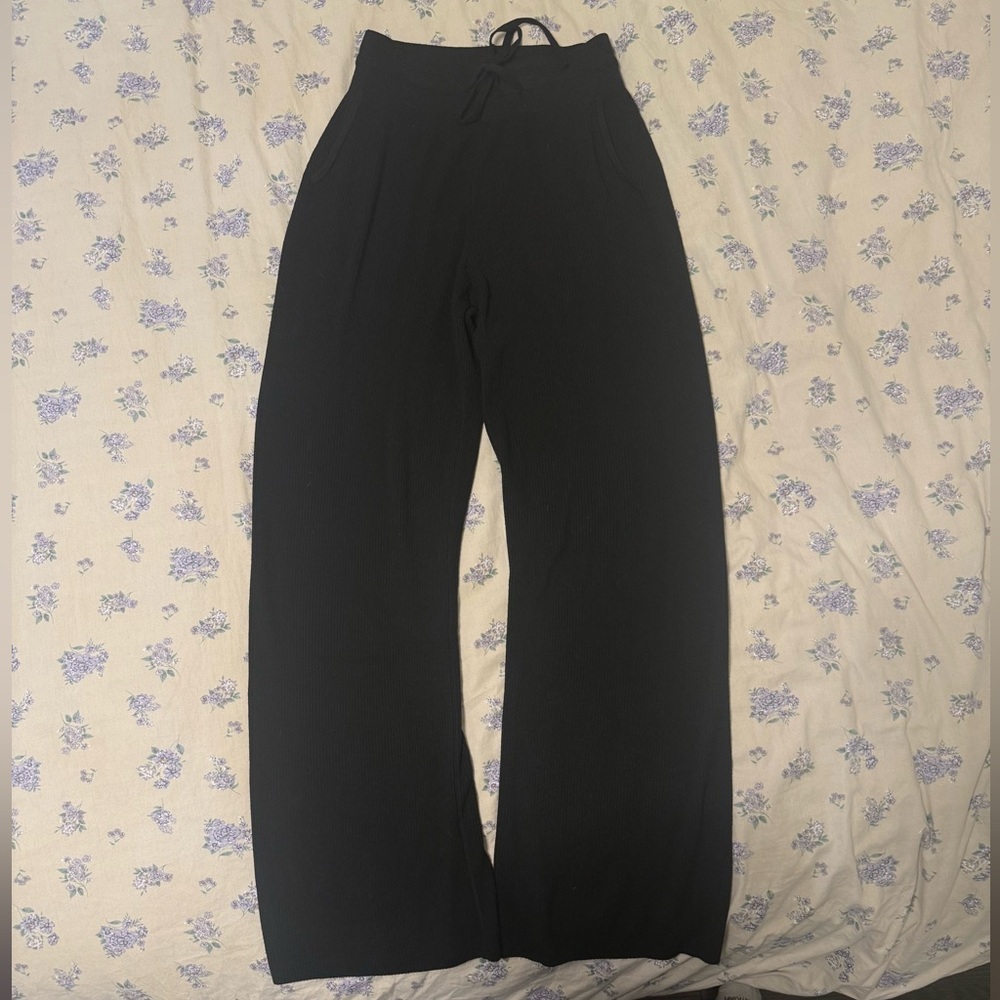 Uniqlo Wide-Leg Pants
